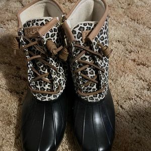 Sperry boots size 8.5. Brand new never wore.